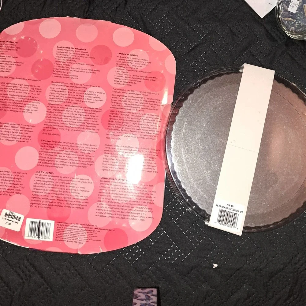 BREAKFAST FUN! 2 Wilton NIB 9 cavity Breakfast Sandwich maker 3 Quiche Pans